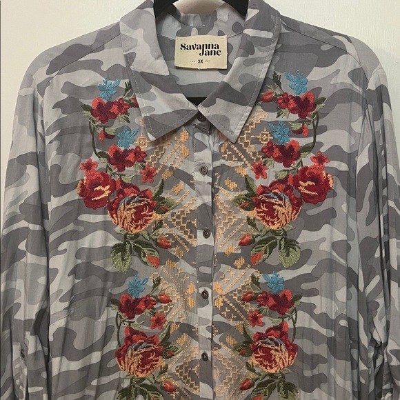 Savanna Jane Gray Camo Dress with Floral Embroidery Size 3X - Picture 4 of 8